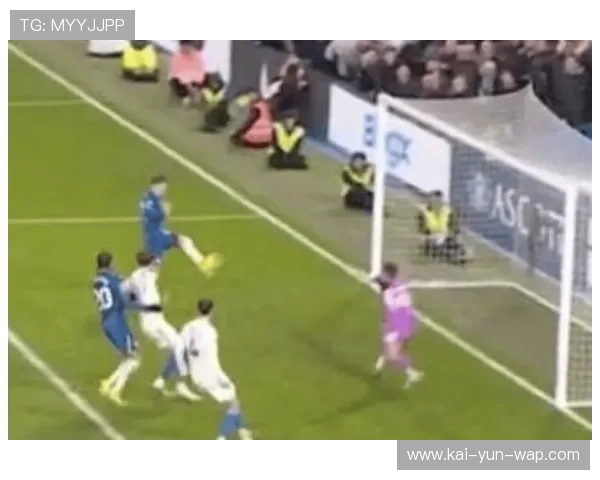 奥卡福进球存争议 利兹联靠手球争议球逼平切尔西